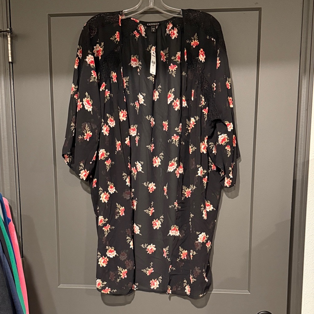Express Black Floral Lace-Trim Kimono